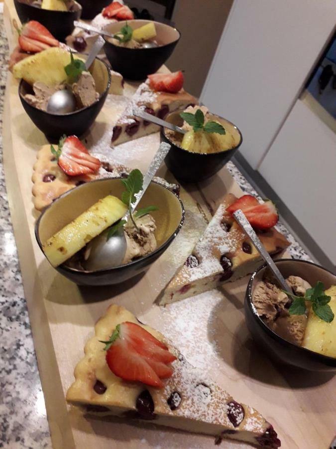 Maas&Mechelen B&B Massage & Wellness Maasmechelen Eksteriør bilde