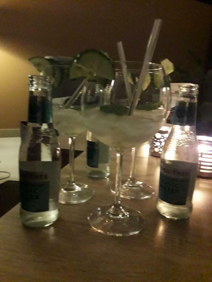 Maas&Mechelen B&B Massage & Wellness Maasmechelen Eksteriør bilde